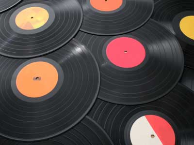 recycled-vinyl-record-crafts-1